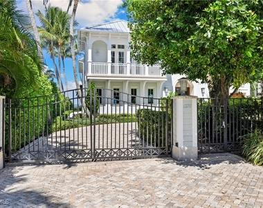 1270 Gulf Shore Boulevard S - Photo Thumbnail 4
