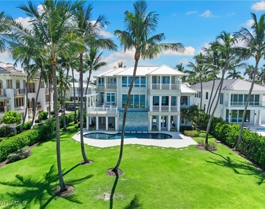 1270 Gulf Shore Boulevard S - Photo Thumbnail 3
