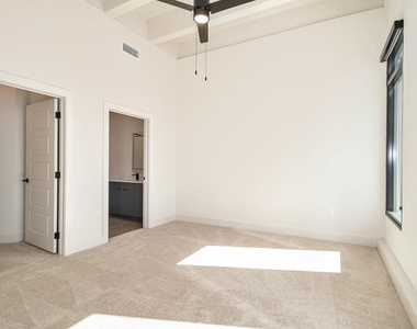 1801 Smith Street - Photo Thumbnail 2