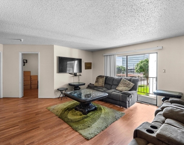 2830 S Bartell Drive - Photo Thumbnail 2