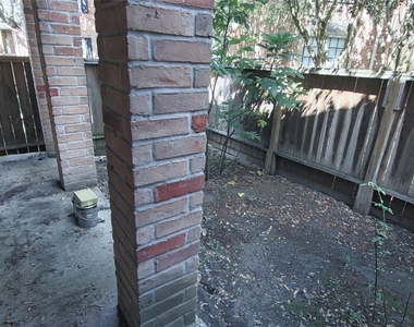 2255 Braeswood Park Drive - Photo Thumbnail 12