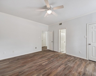 2255 Braeswood Park Drive - Photo Thumbnail 15