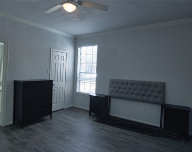2255 Braeswood Park Drive - Photo Thumbnail 8