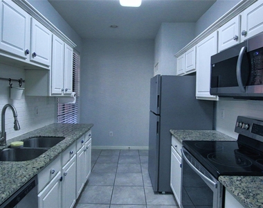 2255 Braeswood Park Drive - Photo Thumbnail 4