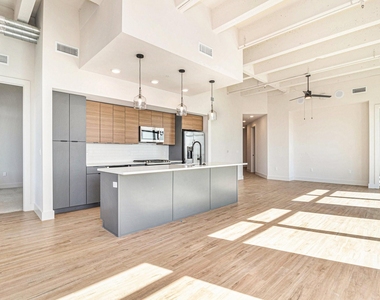 1801 Smith Street - Photo Thumbnail 3