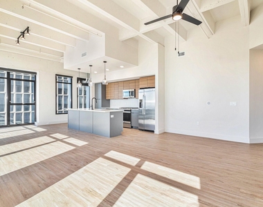 1801 Smith Street - Photo Thumbnail 4