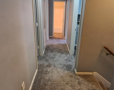 7800 Summer Place Drive - Photo Thumbnail 14