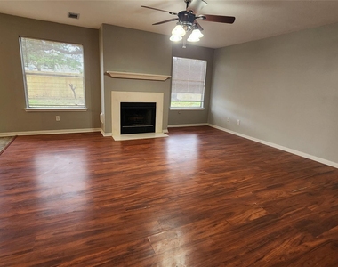 7800 Summer Place Drive - Photo Thumbnail 8