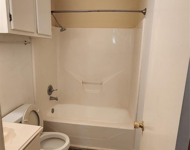 7800 Summer Place Drive - Photo Thumbnail 30