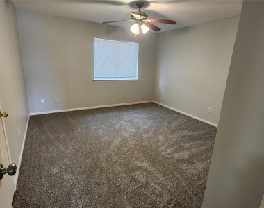 7800 Summer Place Drive - Photo Thumbnail 24