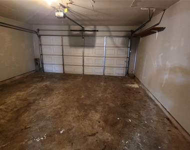 7800 Summer Place Drive - Photo Thumbnail 12