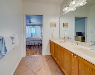 16550 Gulf Boulevard - Photo Thumbnail 27