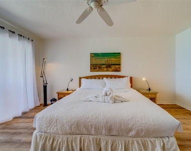 16550 Gulf Boulevard - Photo Thumbnail 28