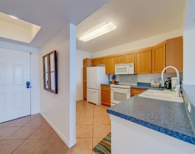 16550 Gulf Boulevard - Photo Thumbnail 3