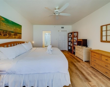16550 Gulf Boulevard - Photo Thumbnail 21