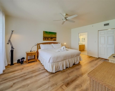 16550 Gulf Boulevard - Photo Thumbnail 20