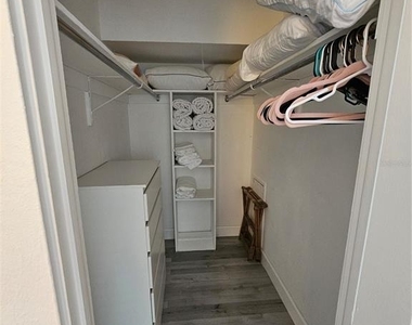 6442 Colonial Drive - Photo Thumbnail 9