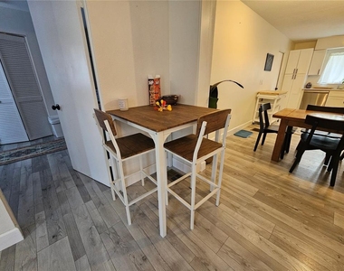 6442 Colonial Drive - Photo Thumbnail 4
