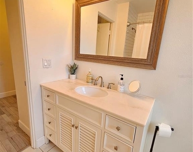 6442 Colonial Drive - Photo Thumbnail 15