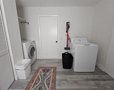 6442 Colonial Drive - Photo Thumbnail 19
