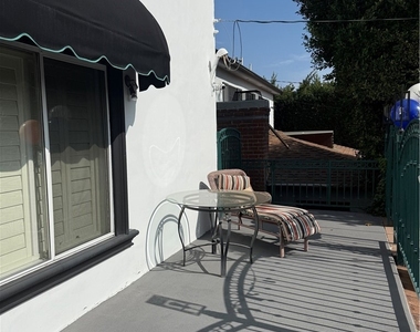 9031 Phyllis Avenue - Photo Thumbnail 13