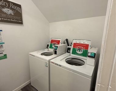 9031 Phyllis Avenue - Photo Thumbnail 14