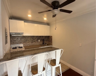 9031 Phyllis Avenue - Photo Thumbnail 9