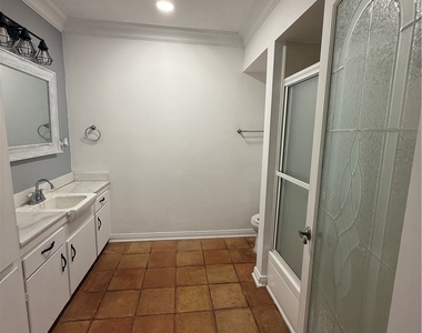9031 Phyllis Avenue - Photo Thumbnail 7
