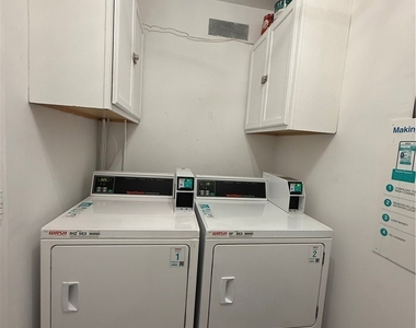 9031 Phyllis Avenue - Photo Thumbnail 15