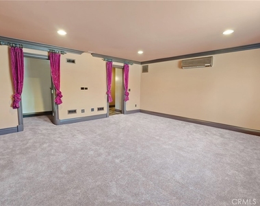 2784 Deep Canyon Drive - Photo Thumbnail 7