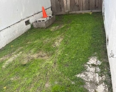 1543 11th Street - Photo Thumbnail 10