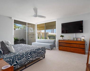 322 Desert Lakes Drive - Photo Thumbnail 21