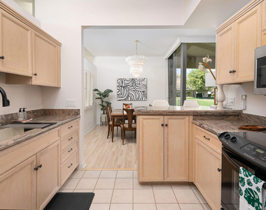 322 Desert Lakes Drive - Photo Thumbnail 12