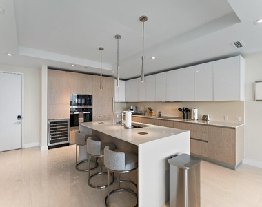3100 N Ocean Drive - Photo Thumbnail 2