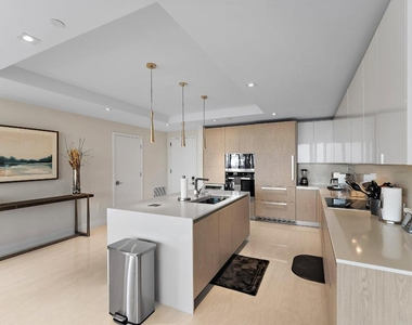 3100 N Ocean Drive - Photo Thumbnail 4