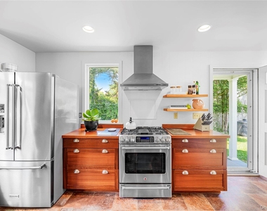 5 Thorn Hedge Road - Photo Thumbnail 14