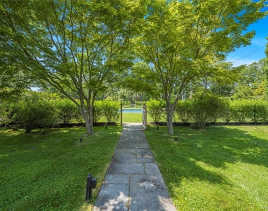 5 Thorn Hedge Road - Photo Thumbnail 3