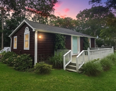61 Squires Avenue - Photo Thumbnail 8