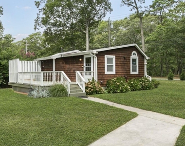 61 Squires Avenue - Photo Thumbnail 6