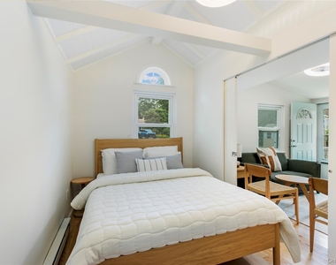 61 Squires Avenue - Photo Thumbnail 2