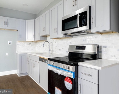 2327 N Carlisle Street - Photo Thumbnail 8
