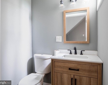 2327 N Carlisle Street - Photo Thumbnail 7