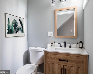 2327 N Carlisle Street - Photo Thumbnail 1