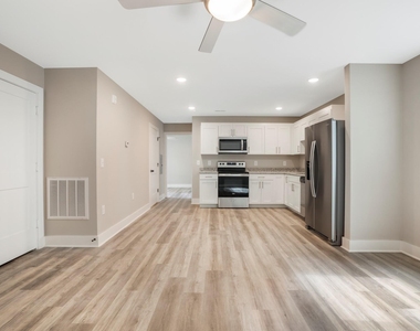 303 Linwood - Photo Thumbnail 4