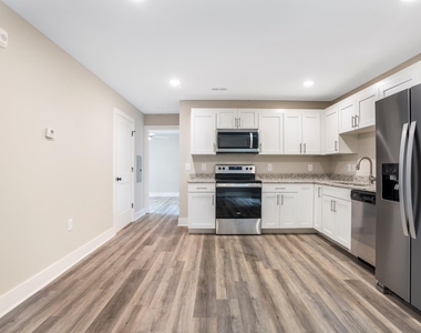 303 Linwood - Photo Thumbnail 3