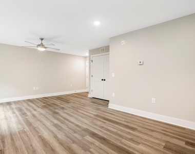 303 Linwood - Photo Thumbnail 13