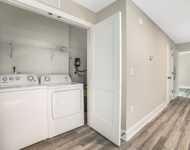 303 Linwood - Photo Thumbnail 12