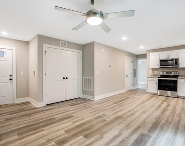 303 Linwood - Photo Thumbnail 5