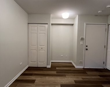 3951 W Ainslie Street - Photo Thumbnail 3