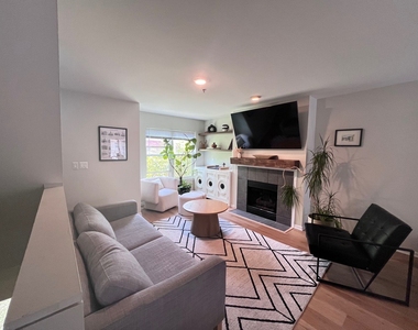 3951 W Ainslie Street - Photo Thumbnail 6